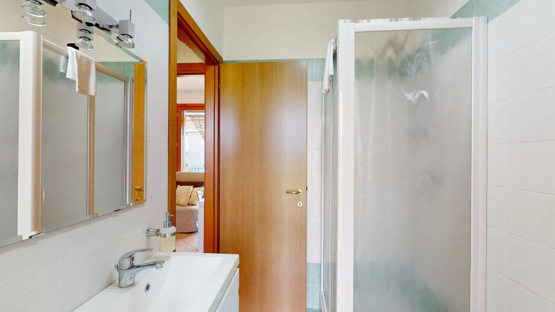 Adeline Garda Nest By Bookinggardalake Raffa Appartement